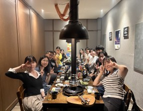 개강을 맞아 실험실 대청소 후 교수님과 함께 회식을 했습니다:)
라무다찌에서 양갈비를 맛있게 먹고, 스페인261 라운지에서는 맥주와 스페인 요리를 함께하며 편안한 시간을 보냈습니다!.